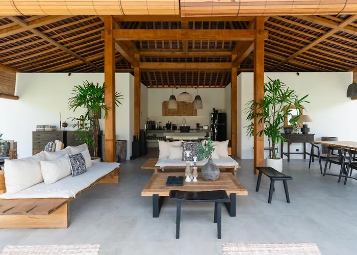 Sora By Alfred In Bali Villa *
