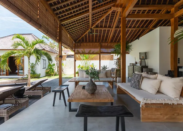 Sora By Alfred In Bali 塞米亚克