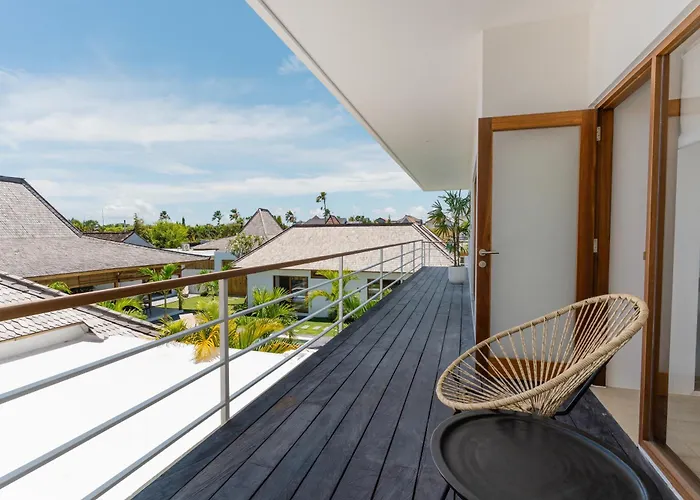 Sora By Alfred In Bali 塞米亚克
